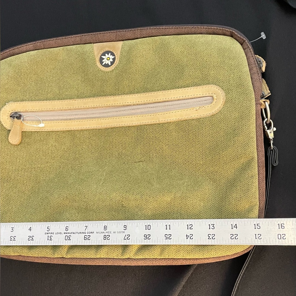 Sherpani Padded Laptop Sleeve Bag Shoulder Strap Front Zipper Green - Picture 11 of 13